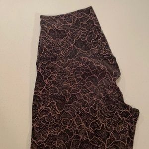 Lululemon patterned tights full length (28”) size 4